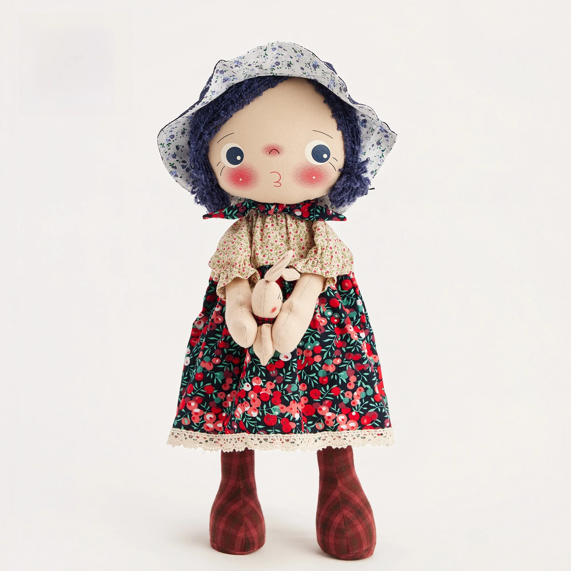 bambola-di-peluche-fatta-a-mano-mollydoll-pezzo-da-esposizione-regalo-di-compleanno-per-la-fidanzata-morbida-figura-imbottita-in-cotone-perlato-opera-d'arte