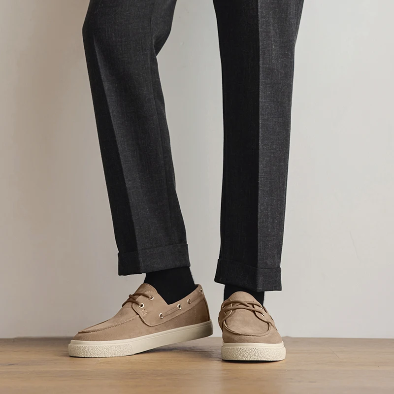 

Повседневная мужская обувь популярна, модная, универсальная, удобная, дышащая, противоскользящая и цветная, увеличивающая рост.