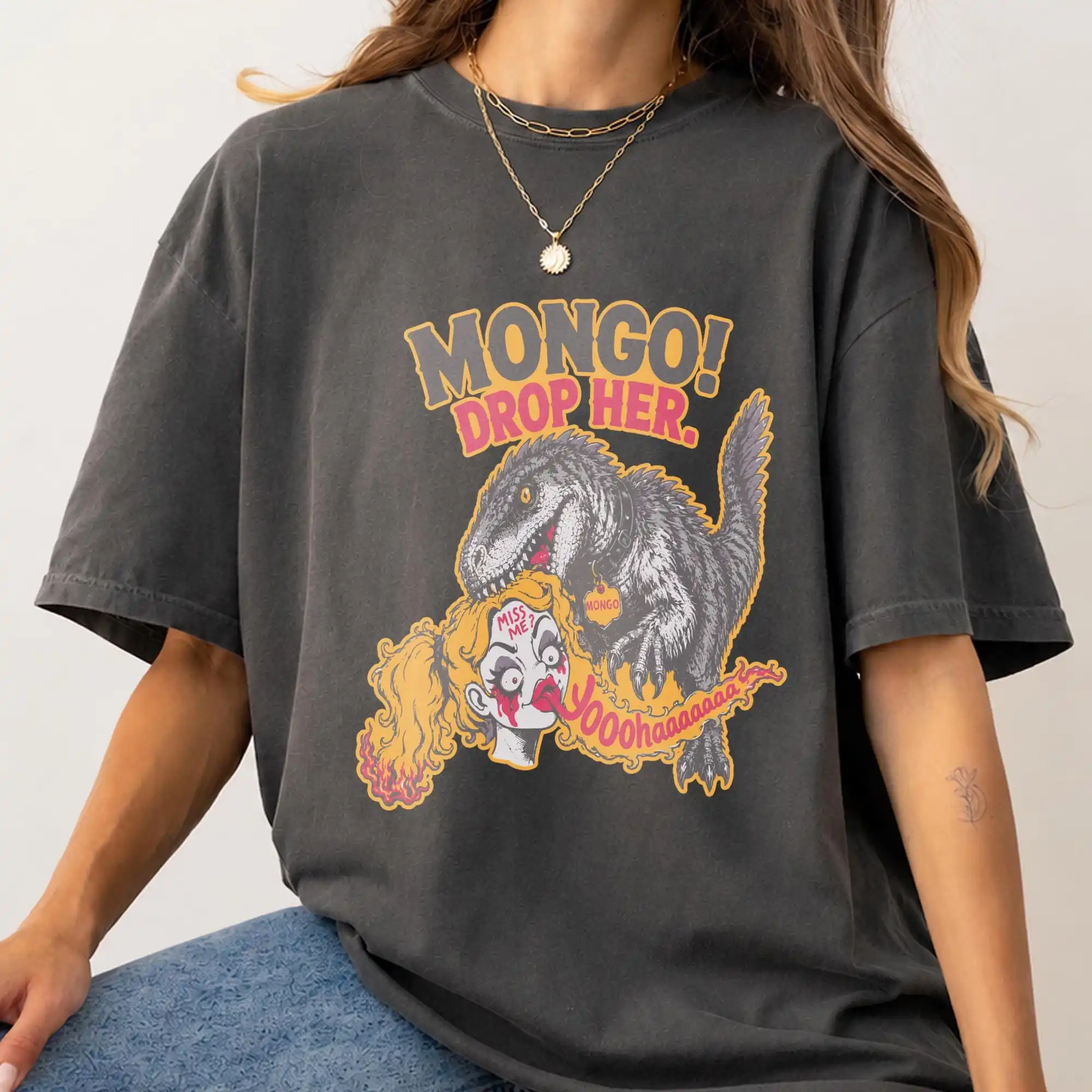 Dungeon Crawler Carl, Mongo, Samantha, Yooohaaa, IWKYM, Mongo! Drop Her Tee Shirt  T-shirt