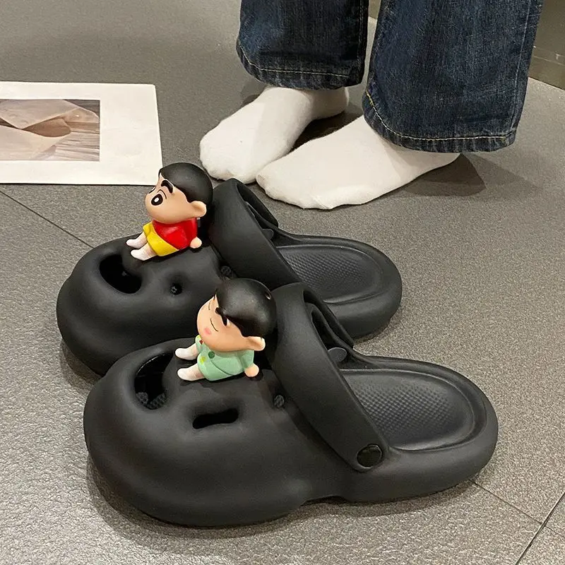 Crayon Shin-chan-zapatos de verano para mujer, zapatos con agujeros, zapatillas para exteriores, sandalias de dibujos animados para exteriores, calzado para jardín de suela blanda, zapato de playa