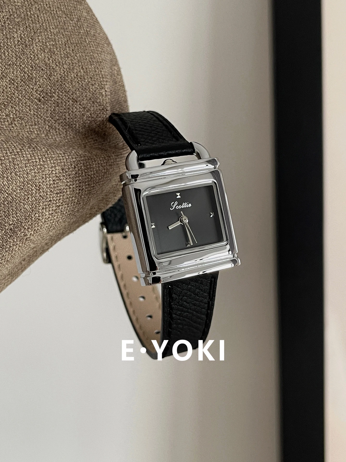 Black silver small square watch leather strap lock design female style quartz watch female high-end luxury women's watch