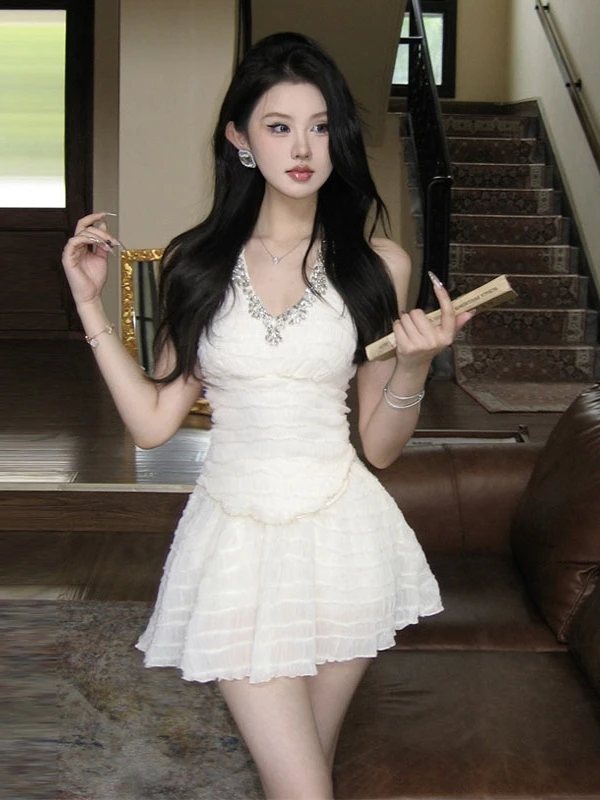 

Fashionable Sexy Neckline Top And Skirt Set Summer New Arrival Cotton Material V-Neck Two-Piece Set for Women Ages 18-25