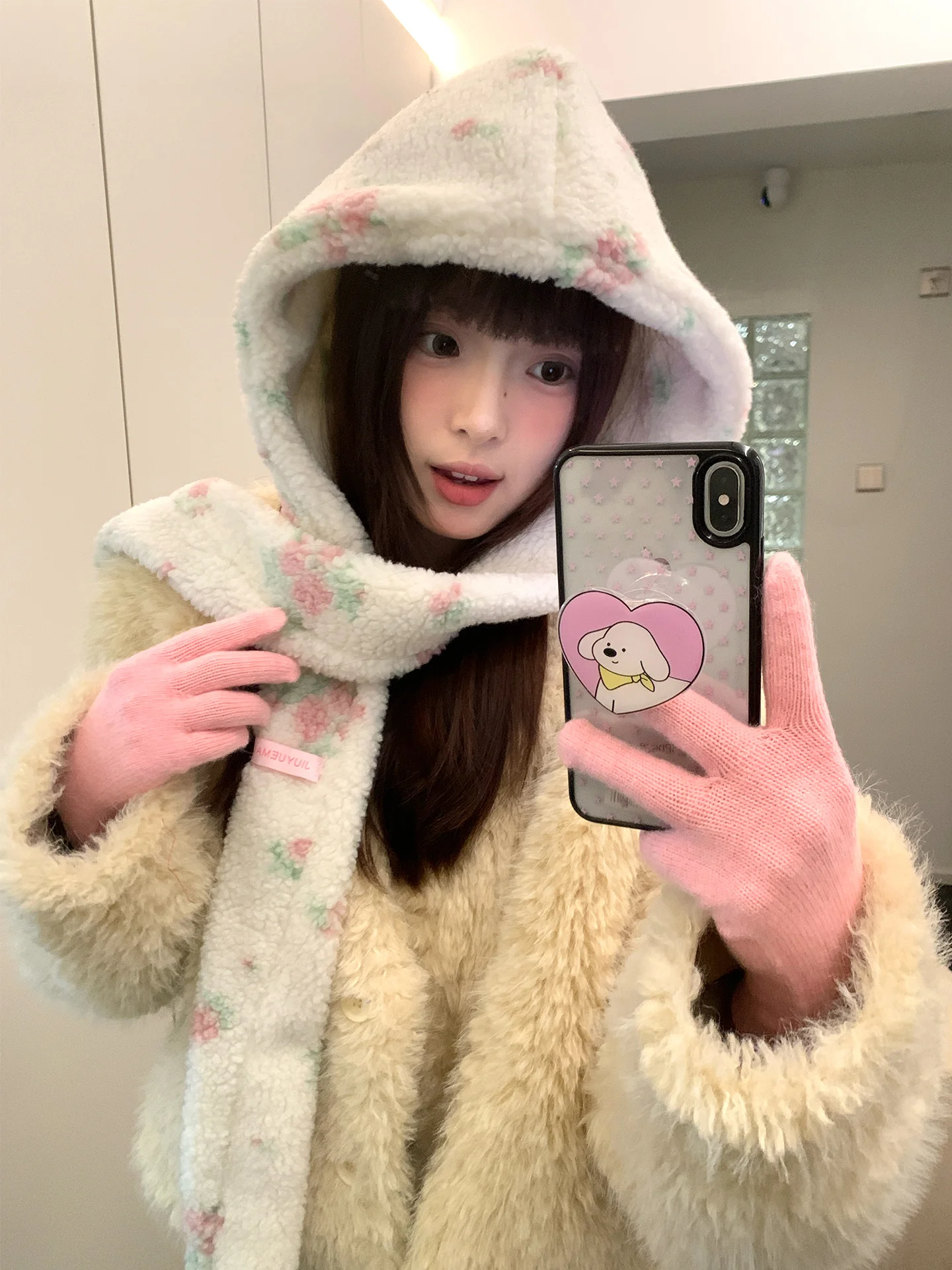 قبعة أذن دافئة على شكل زهرة هان ستايل للنساء مع وشاح للرأس الكبير في الشتاء #1