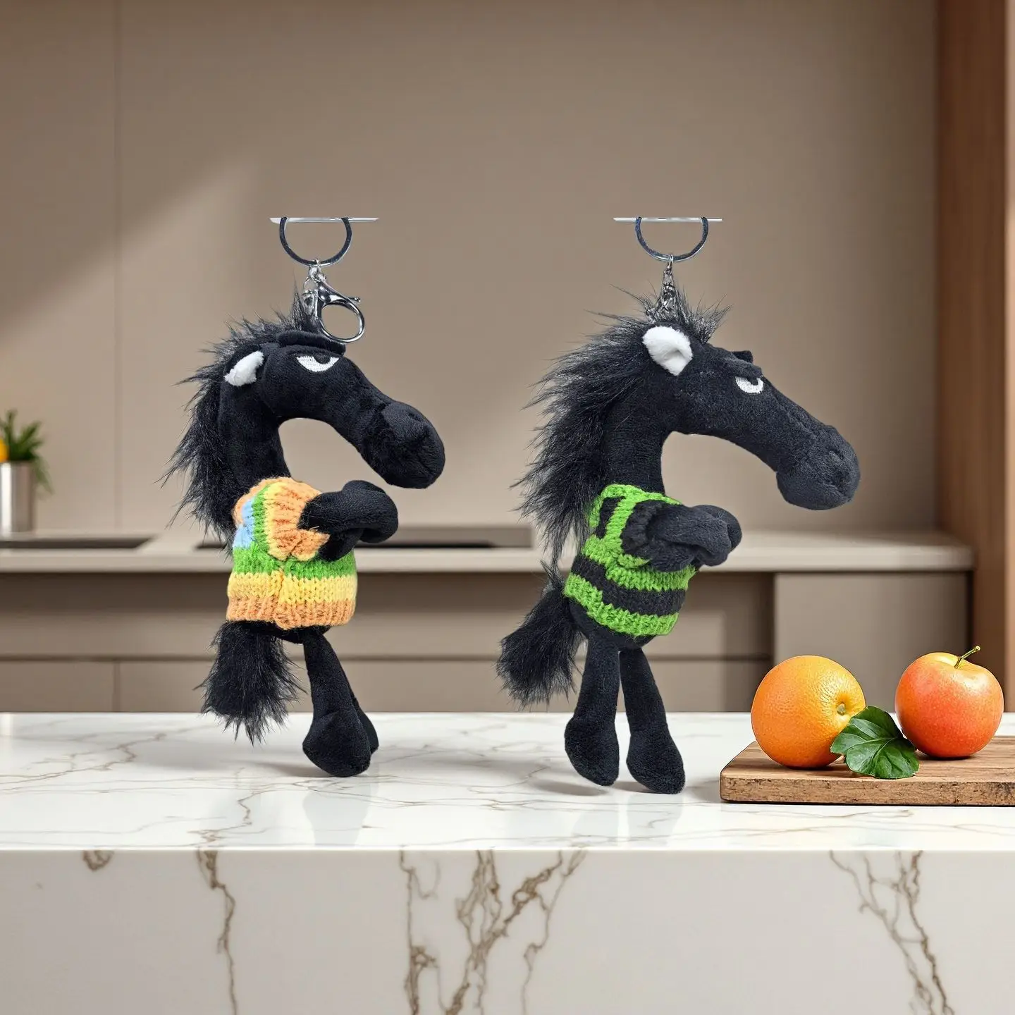 Breloczek Pluszowy Czarny Koń z Kreskówki 2026 Maskotka Roku Końskiego Pluszowy Kucyk Zabawka Zawieszka do Plecaka Prezent
