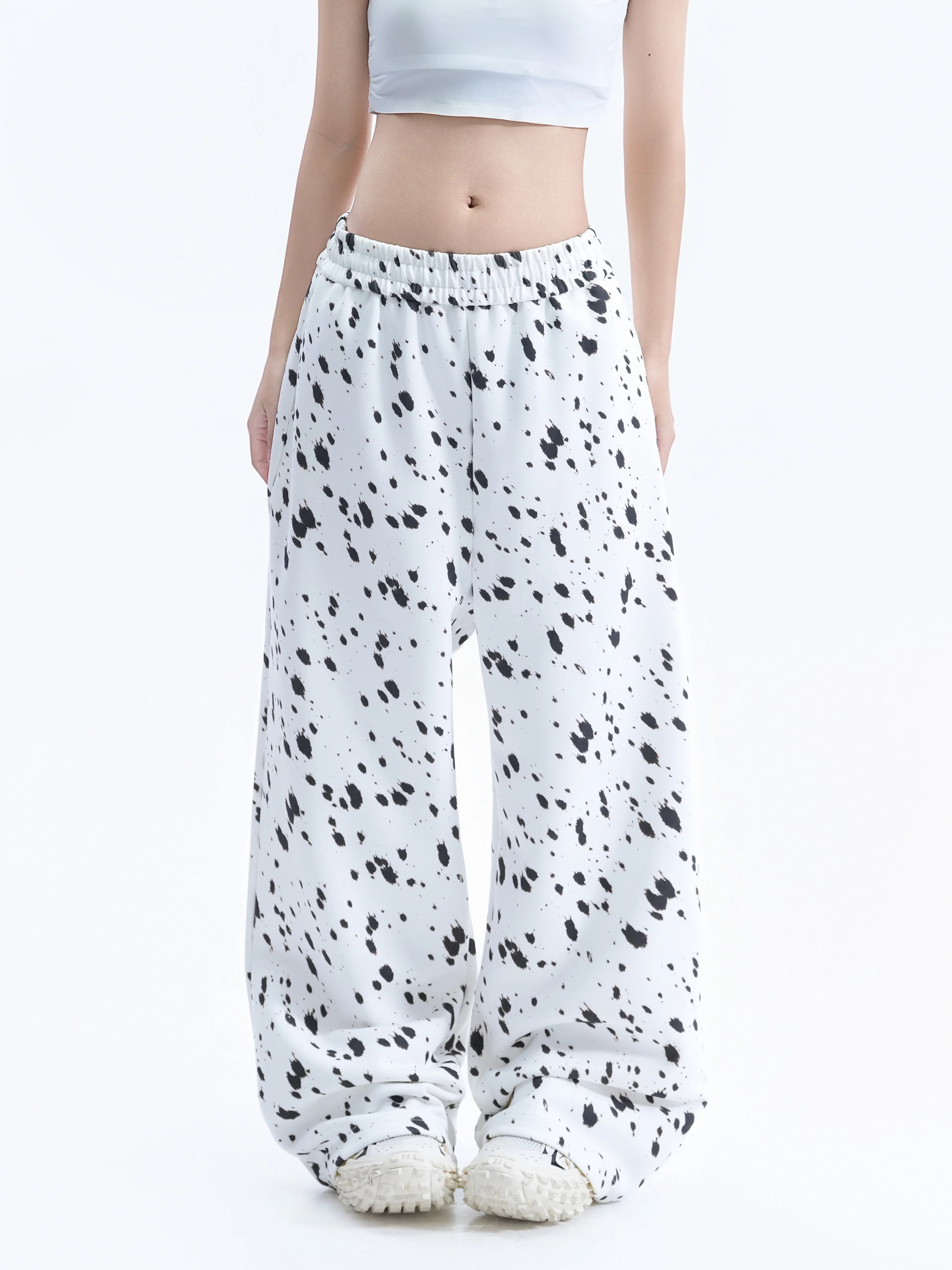 American Style Splashed Ink Cow Pattern Straight Leg Sweatpants with Drawstring Loose Wide Leg Pants for Couples Casual Cotto...