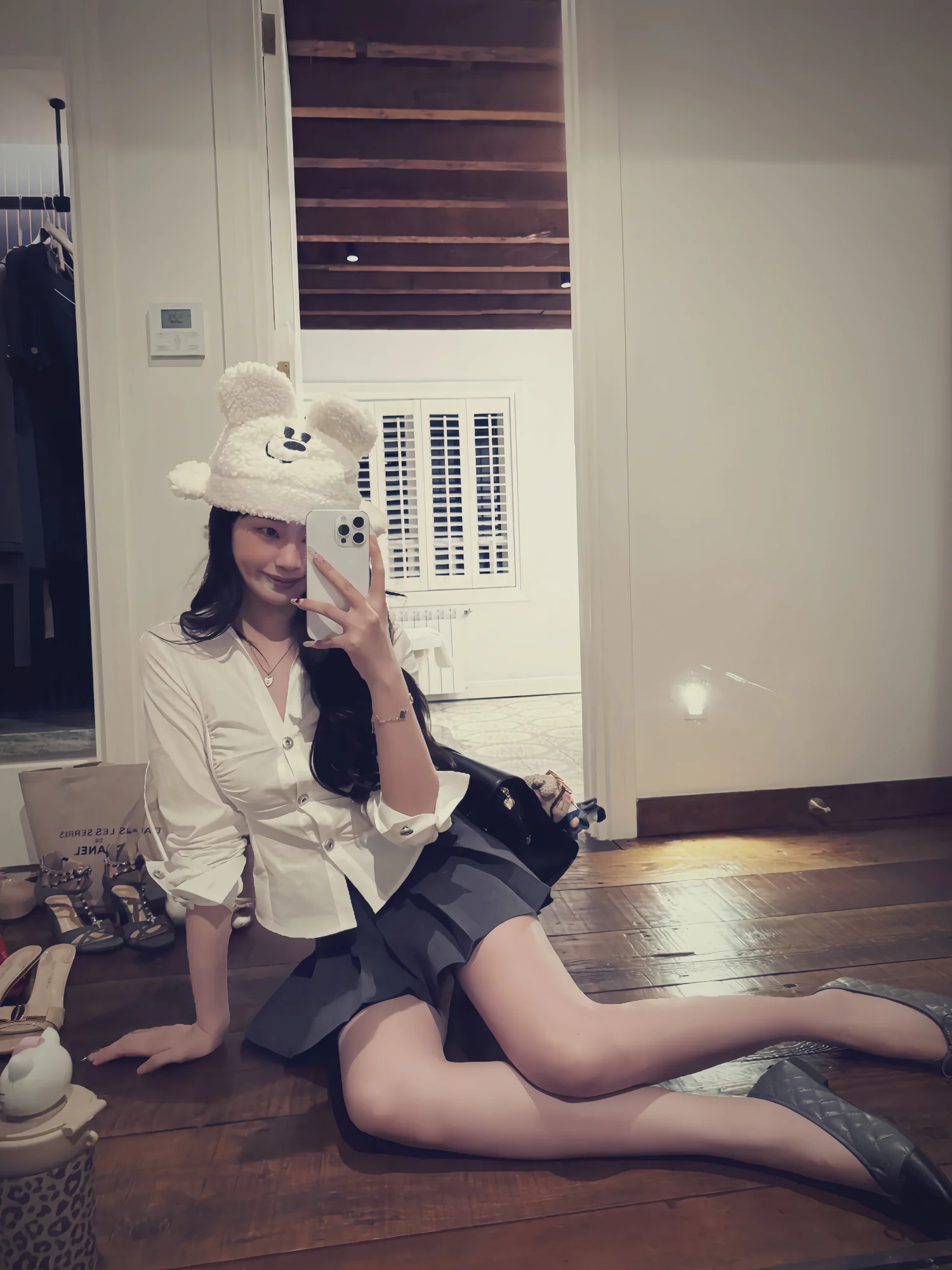 

Pure Desire Style Women's Long Sleeve Shirt V-neck Waist Cinched Spring Summer White Shirt Sexy Style Casual Fashion Top