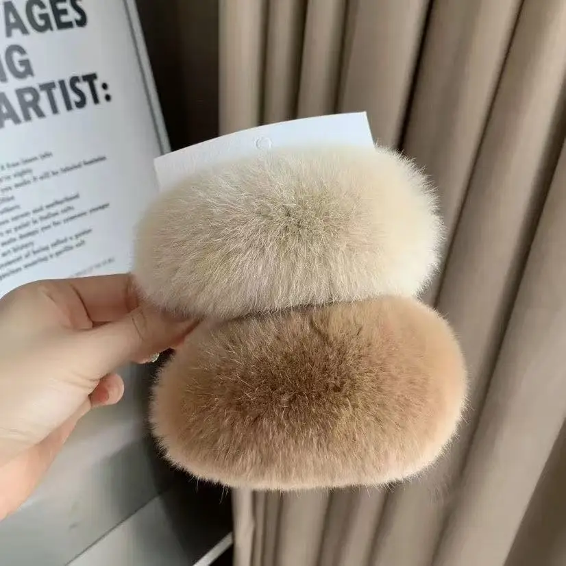 A Fluffy Colorful Hair Clip, Autumn and Winter Ins Style, Dopamine Color Scheme, Cute Hair Accessory Suitable for All Girls, Extra-Large Fluffy Hair Clip