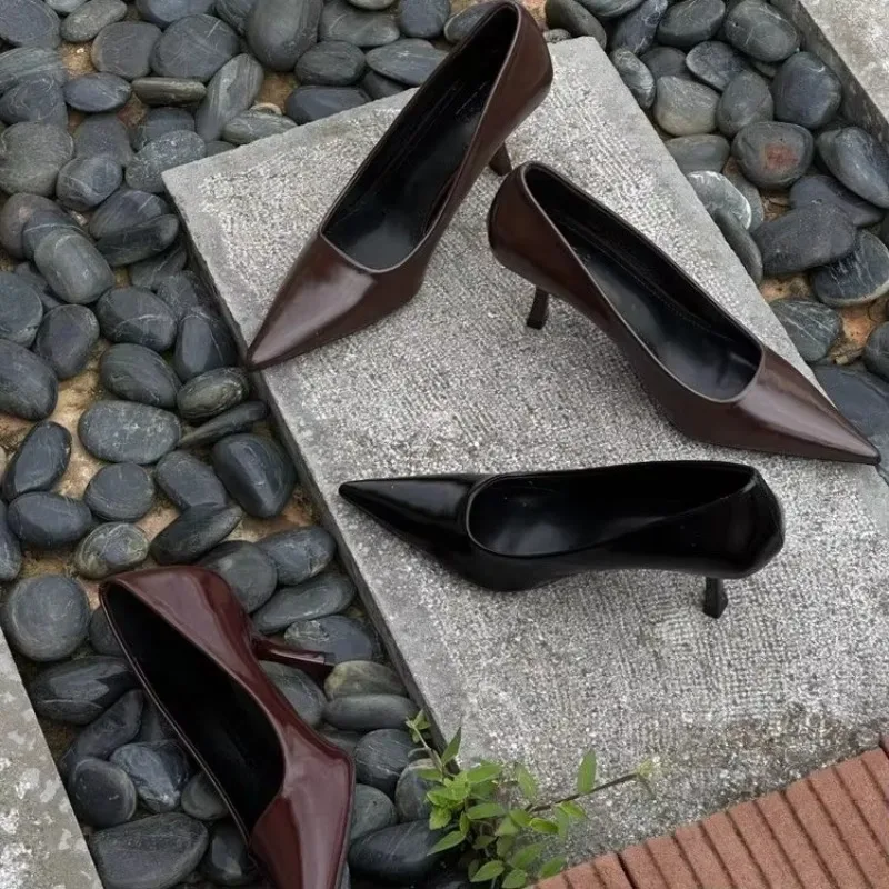 Vrouwen Sexy Hoge Hakken Puntige Partij Schoenen Ondiepe Mond Een Kick Stiletto Vrouwen Hakken Mode Bruiloft Schoenen 2024 Nieuwe Stijlen