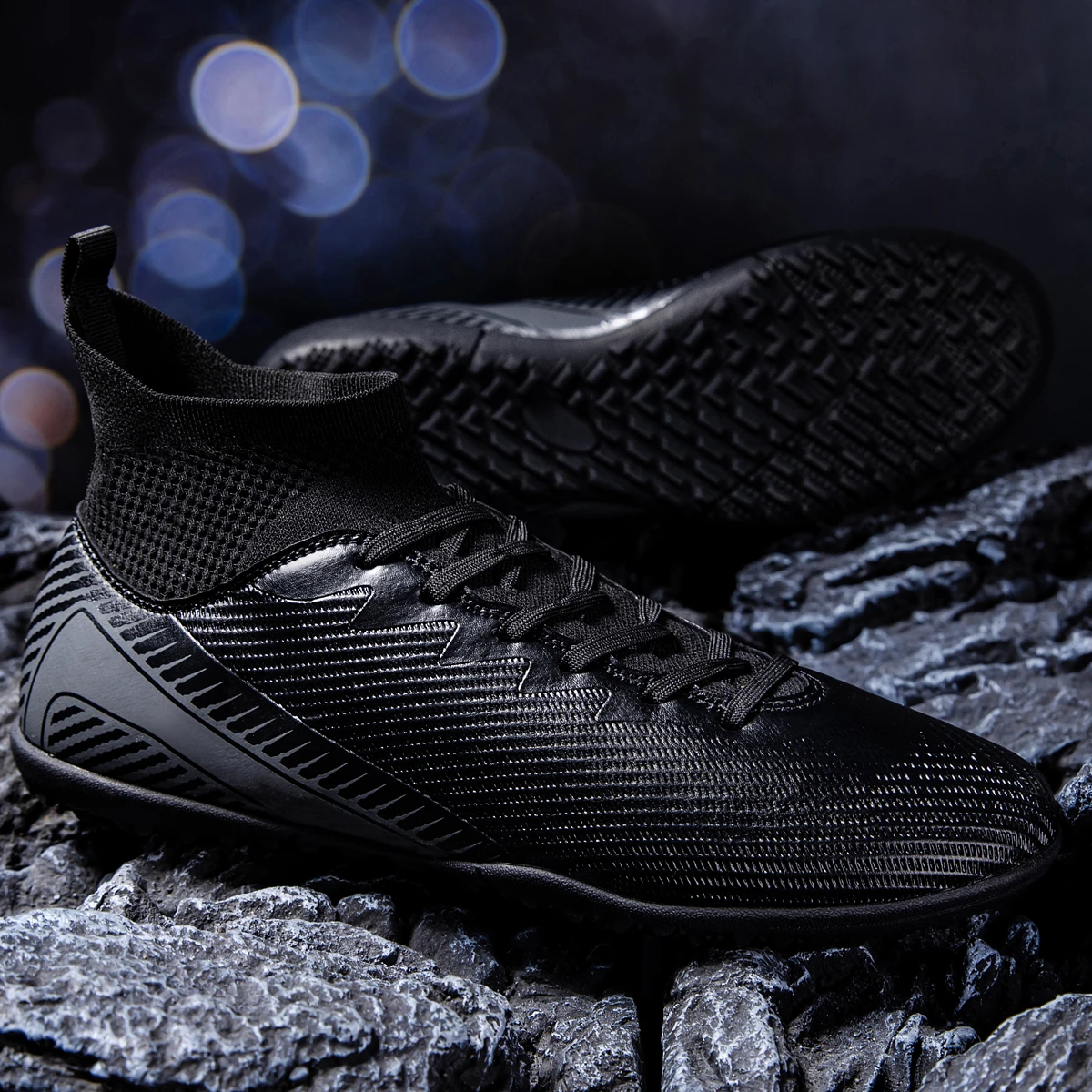 

Breathable soccer shoes TF with broken nails, anti slip soccer shoes, durable rubber soles