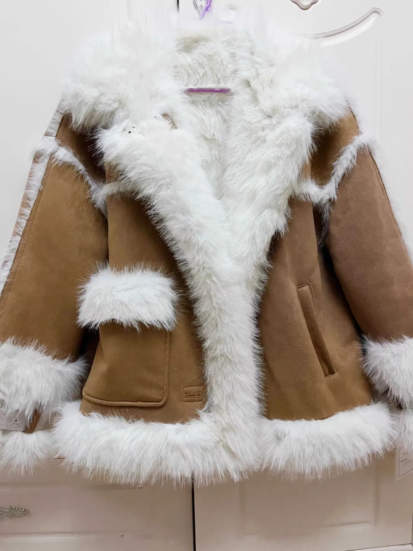 

2025 New Imitation Fox Fur Fur Integrated Lamb Cashmere Splicing Thickened Fur Collar Fur Coat For Women's Winter Fur Coat Pink