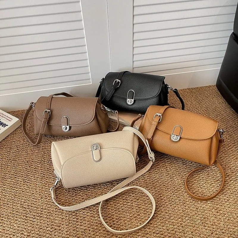 

Graceful Classic Diaper Bag Handbag One Shoulder Art Gallery Minimalist Exquisite Stylish Glamorous Timeless User-Friendly