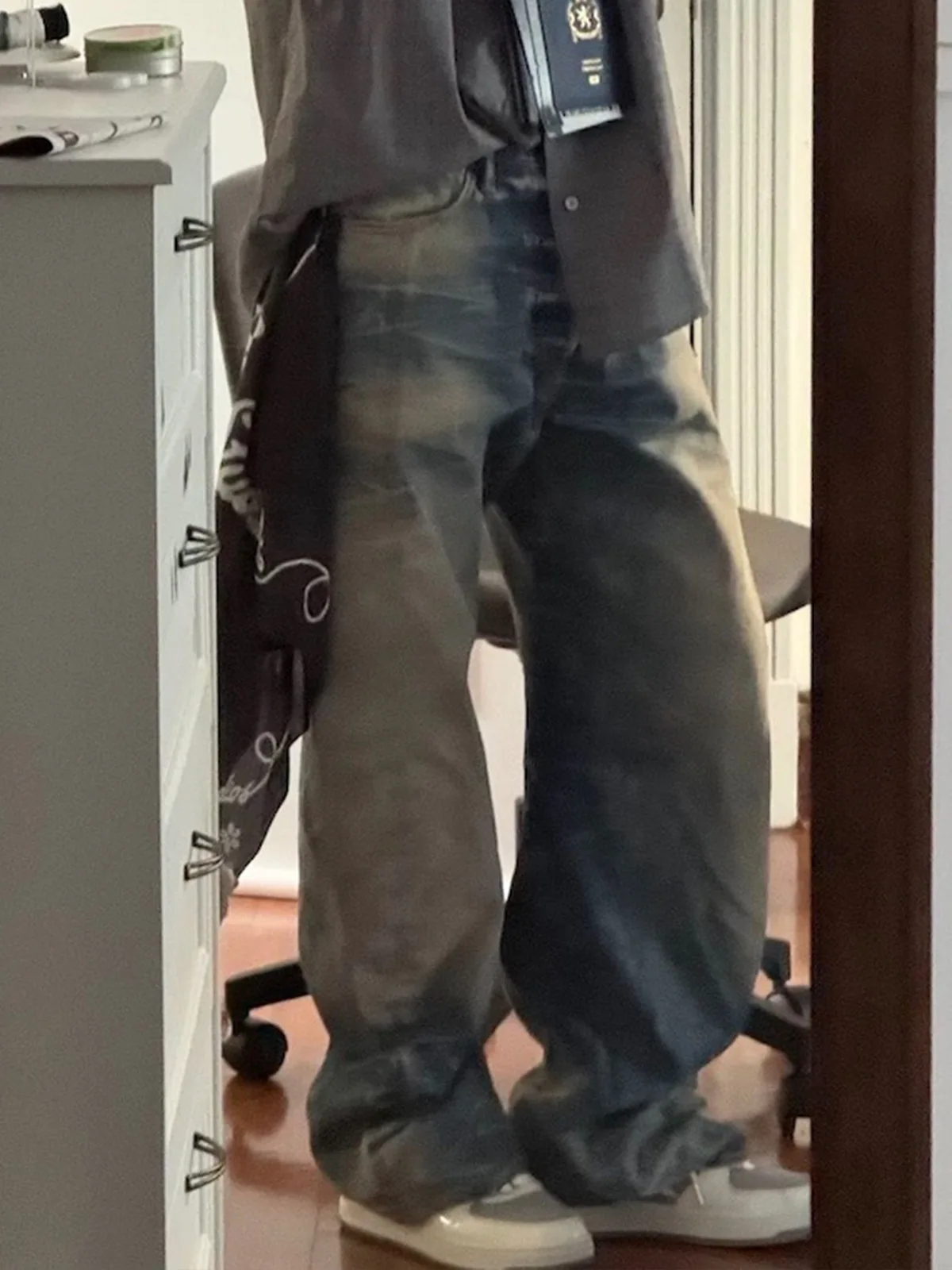 MIJKO 유니섹스 로우 웨이스트 와이드 레그 시미타르 청바지 빈티지 페이드 블루 데님 롱 바지 남성과 여성용 TJ154