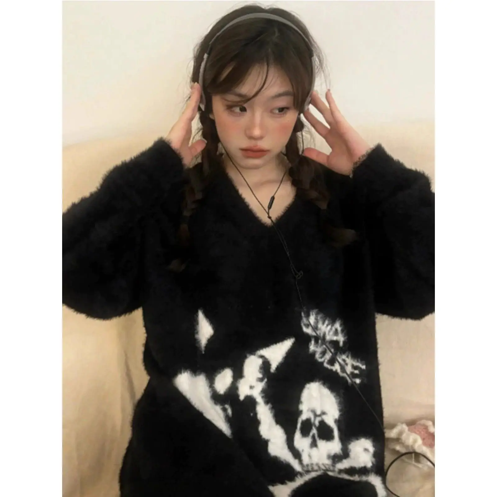 

Soft Faux Fur Knitted Sweater Loose V-Ne Women's Autumn Winter Retro Punk Skull Pattern Comfortable Y2K Lazy Sle Top
