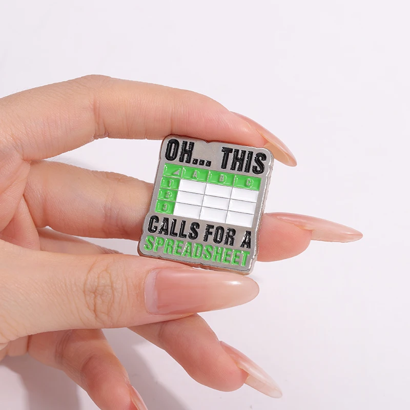 أوه هذا يتطلب دبابيس المينا جدول البيانات ، دبابيس معدنية مبتكرة صيغة اكسل ، شارة الملابس على ظهره ، دبوس طية صدر للهدايا