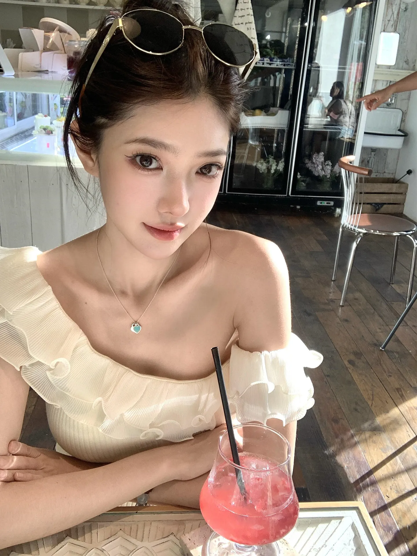 

2026 New Sweet Gentle Elegant Design Shoulder Tunic Top Women's Sleeveless Asymmetrical Hem Commute Style Korean Fashion