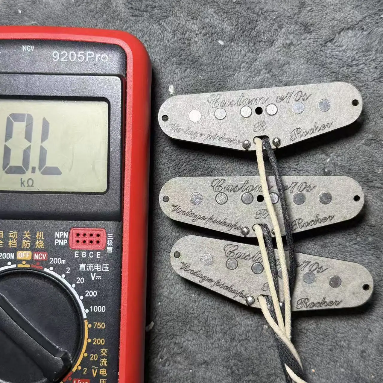 التقاطات جيتار بملف واحد V70 SSS مخصصة - نغمة الروك الراقية المصنوعة يدويًا من ألنيكو 5 من السبعينيات #4