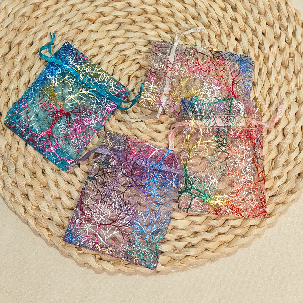 25/50/100 قطعة/الوحدة الأورجانزا شنطة هدايا تغليف المجوهرات الرباط حقيبة متعددة الحجم الملونة المرجان الطباعة حفل زفاف كيس الحلوى