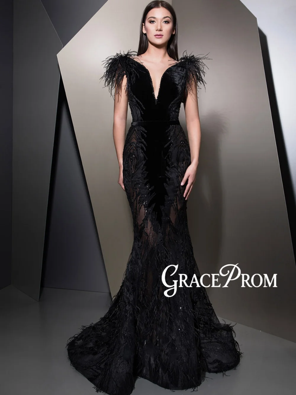 

Black Captivating Appliques Evening Dress With Feathers Elegant V-neck Mother Of The Bride Dresses For Wedding Customized Gown