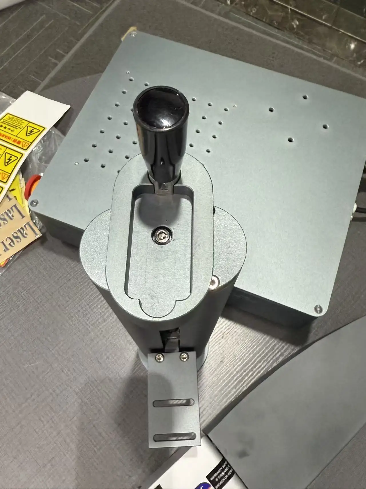 

30W Portable Desktop Fiber Laser Marking Machine Mini Engraver for MetalPlastic, Ceramics 110x110mm Area Laser Engraving Machine
