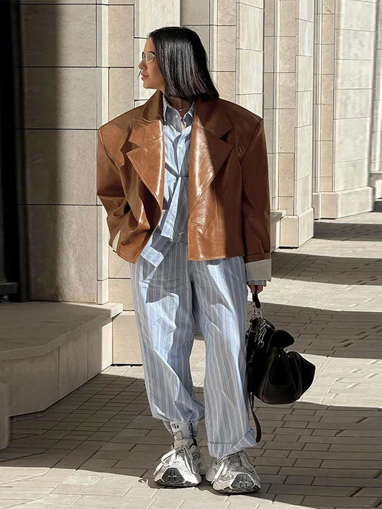 Retro couro do plutônio jaqueta curta feminina 2025 chique rua almofada ombro lapela único breasted jaquetas casaco feminino casual solto outwear