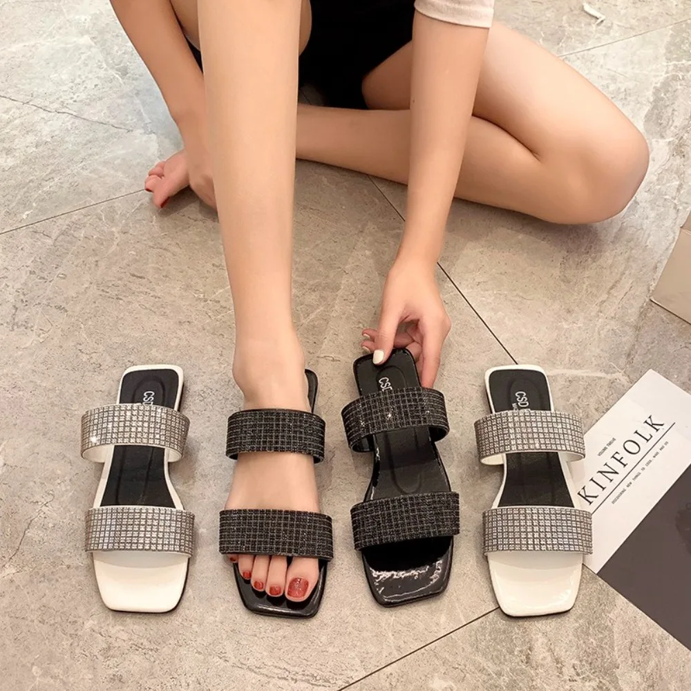 

Fashion Flat Sole Slippers Black White Color Women Slippers Sandals Shoes Antiskid Woman Sandals Slides Beach Shoes