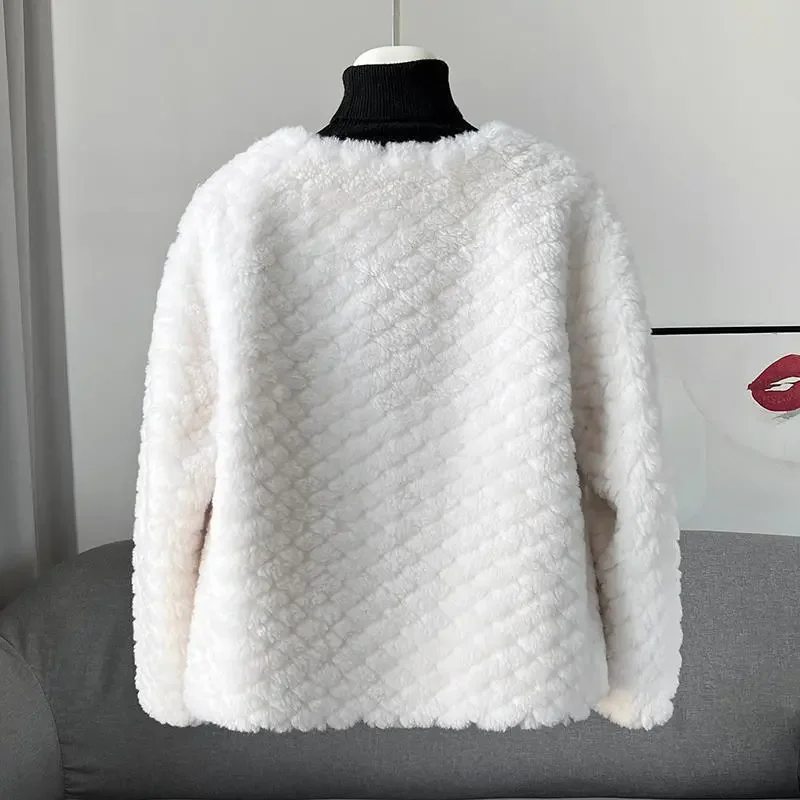 2024 Winter Women Fashion imitate Wool Coat O-Neck Single Breasted Casual Lamb Fleece Overcoat Fashion New Lady Jacket