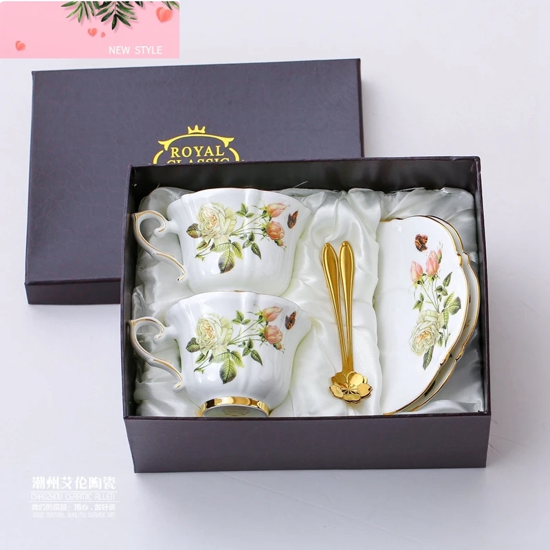 

Boreal Europe Style Bone China Porcelain Coffee Cup Pastoral White Rose English Afternoon Teacup and Saucer Set Gift Box