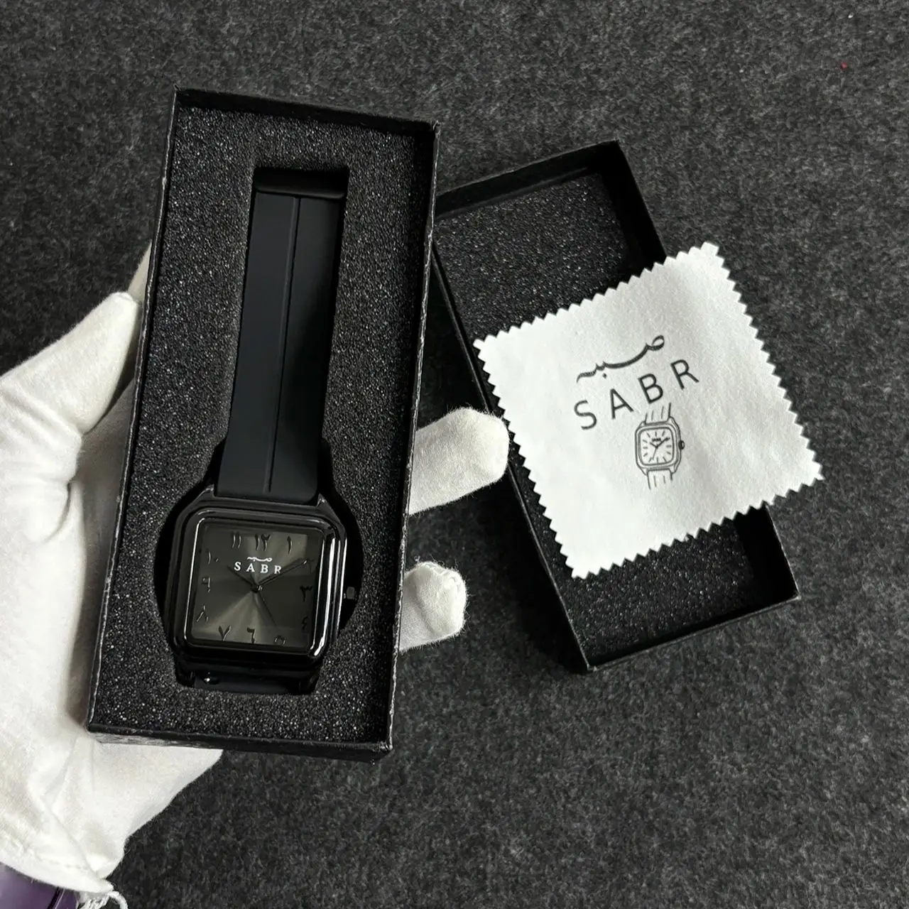 ساعة SABR بأرقام عربية للرجال مصنوعة من خليط معدني 3ATM مقاومة للماء كوارتز بسوار من السيليكون وإبزيم مغناطيسي #2