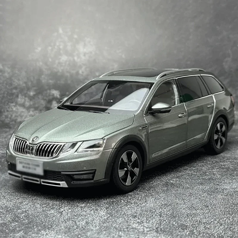 Diecast 1:18 Scale  SKODA OCTAVIA Car Model Alloy Vehicle Metal Simulation Toy Collectible Adult boys Souvenir Gift Hobby & Toys