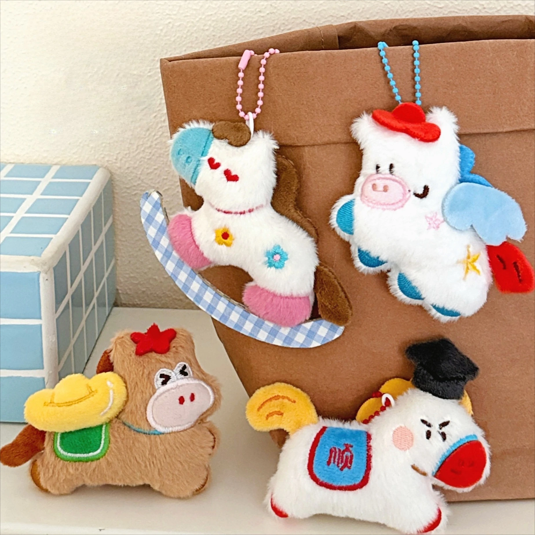 Bonito animal boneca pingente ano chinês do cavalo brinquedo de pelúcia chaveiro pingente dos desenhos animados pônei mochila pingente menina presente de ano novo