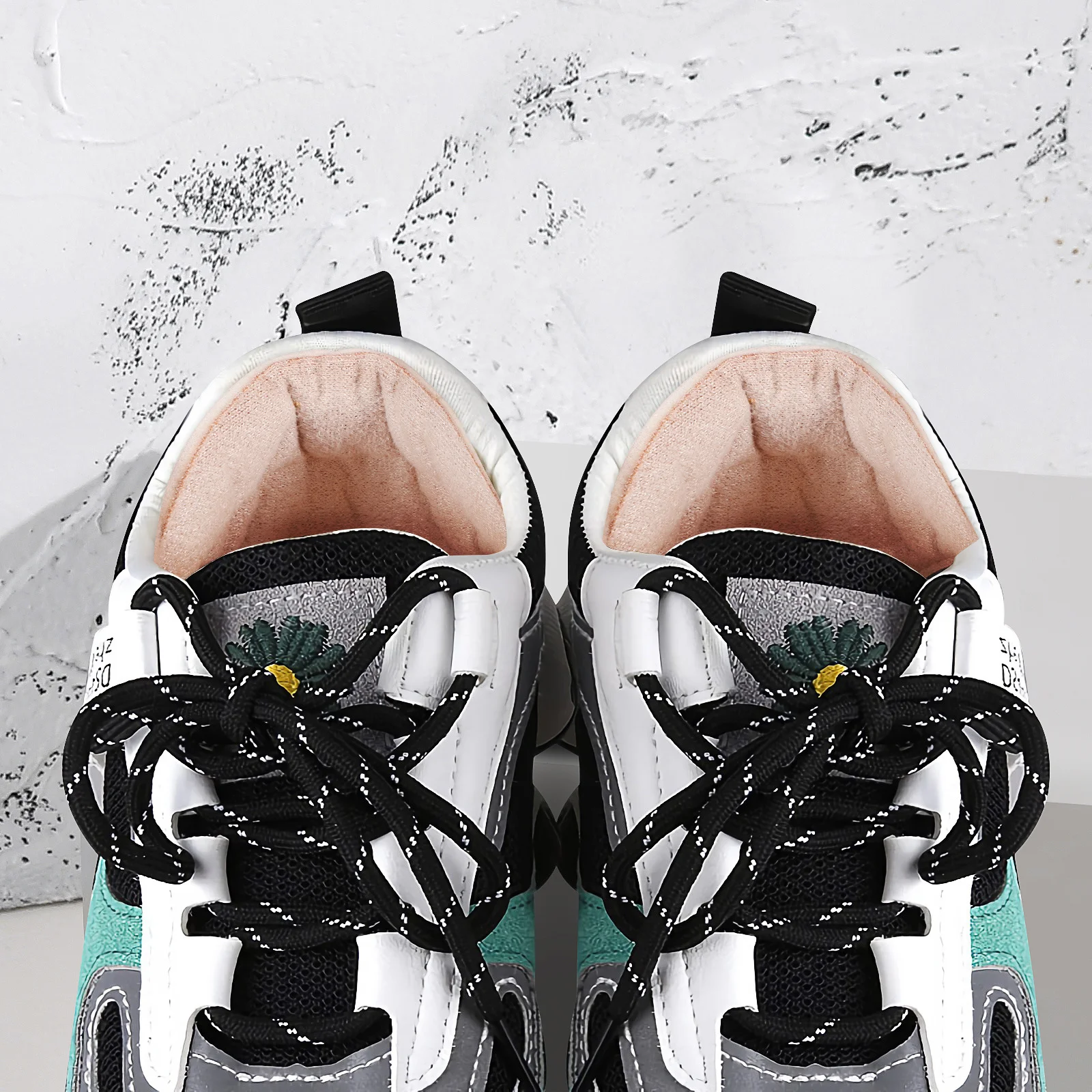 ヒールパッド 摩擦防止 目に見えないインサート 女性用 ハイヒール コンフォートシューズ バックライナー グリップ フットケアツール