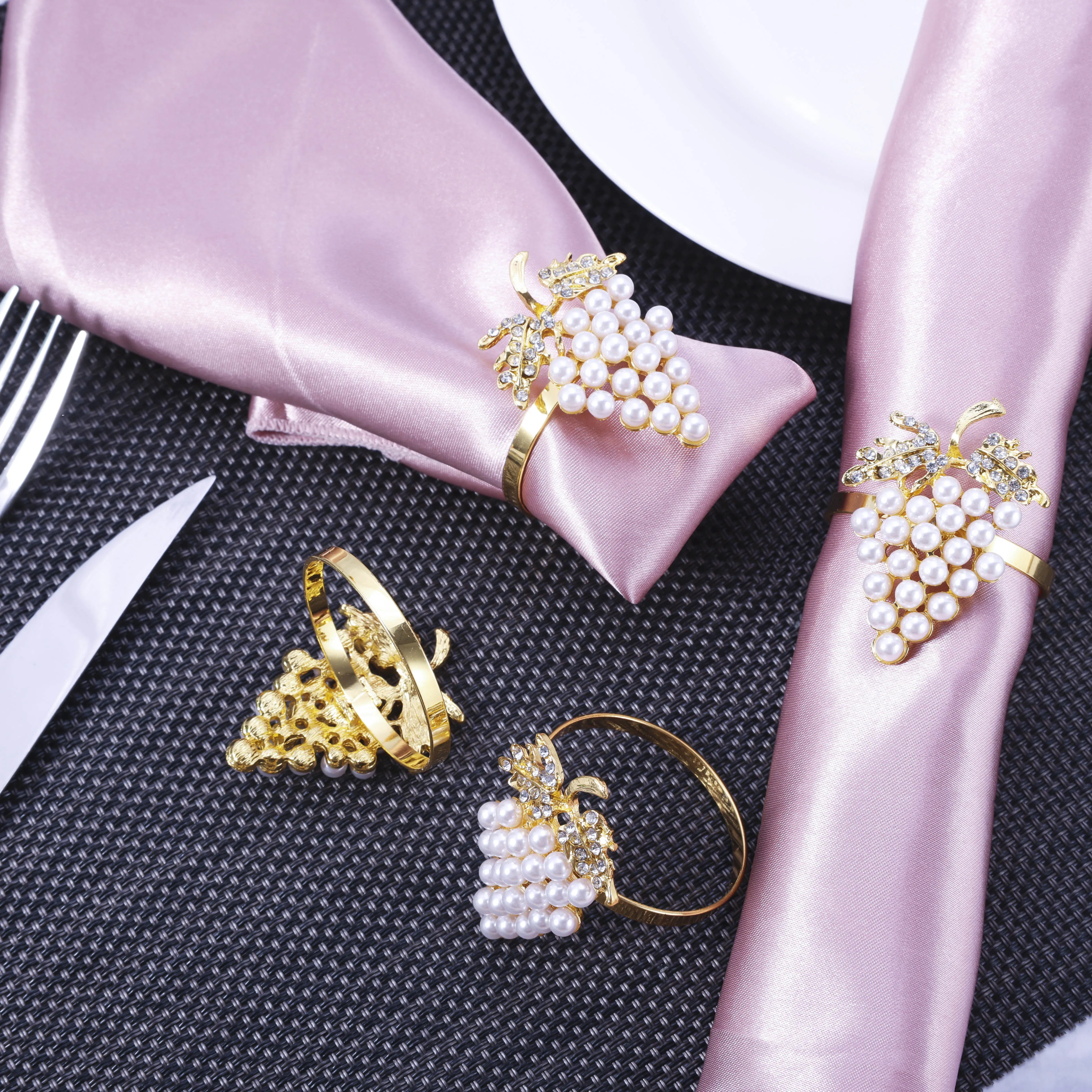 6PCS Napkin Rings Grape Pearl Bunch Golden Table Cloth Holder Rhinestones Fruit Decor 4cm/1.57