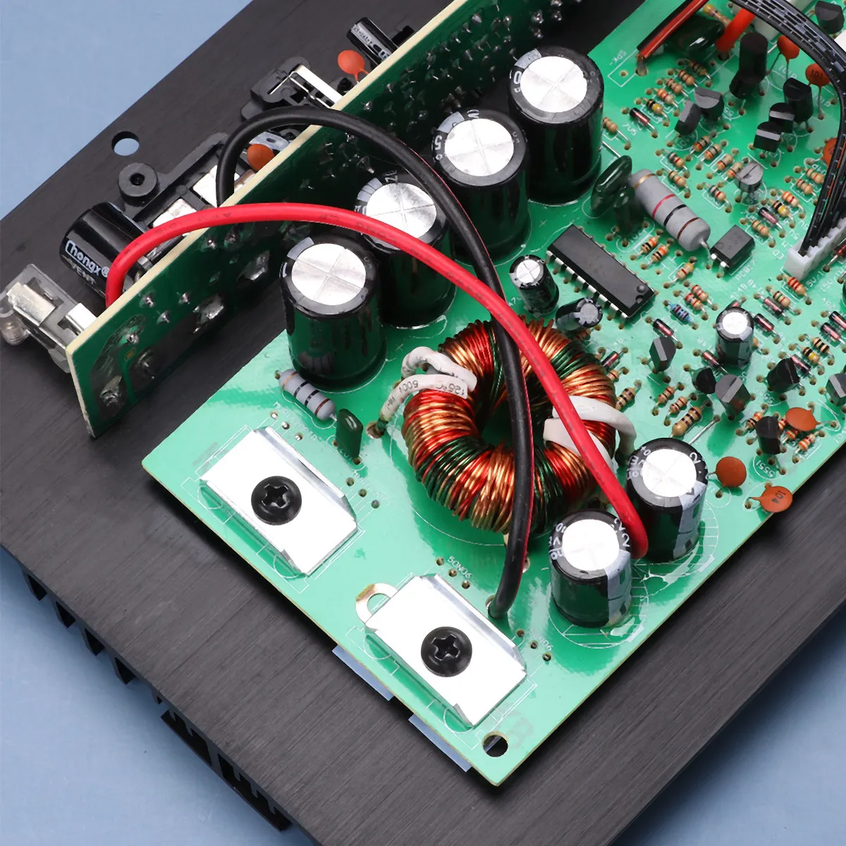 

Мощная аудиоплата усилителя 1000 Вт, 12 дюймов, 12 В: долговечные безопасные материалы, надёжная конструкция схемы