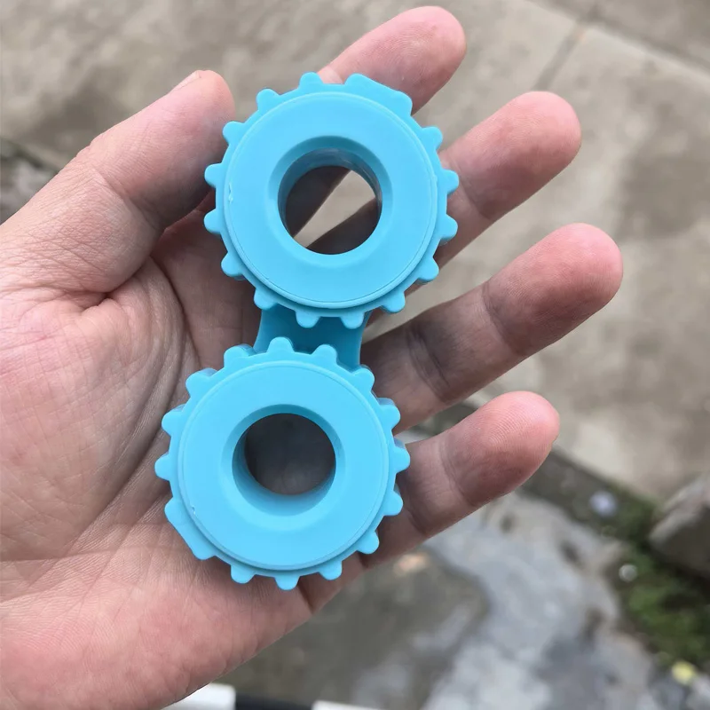 New Bike Chain Gear Fidget Spinner Hand Roller Anxiety ADHD Stress Relief Toys Adults Kids Cool Gadgets Office Desk Fun view 4