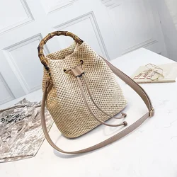 Borsa a tracolla a tracolla in paglia intrecciata da spiaggia da donna con coulisse Boho scava fuori la borsa a tracolla all'uncinetto borsa da spiaggia con pochette