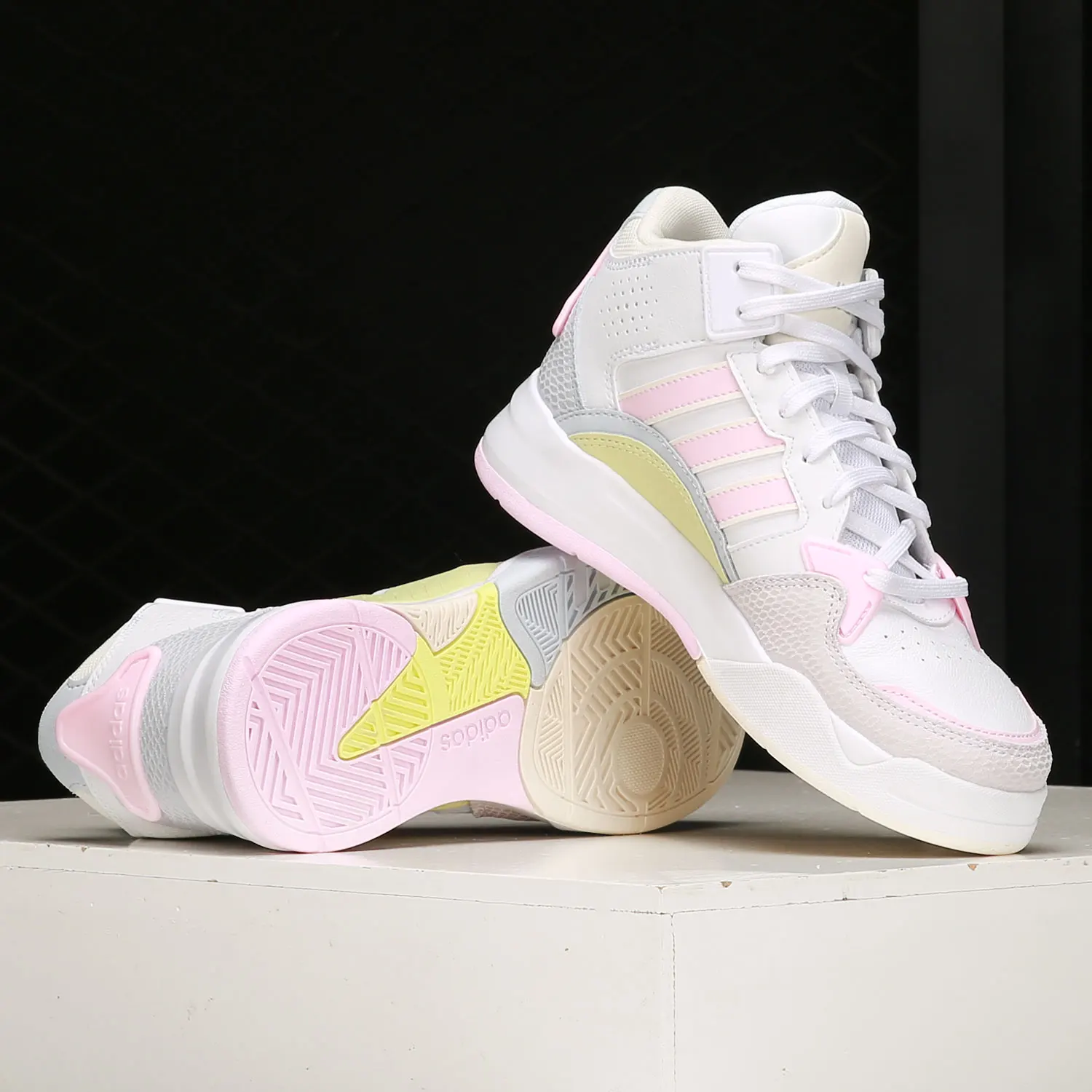 

Adidas Genuine 5TH QUARTER Women's Casual Sports Shoes FY6640