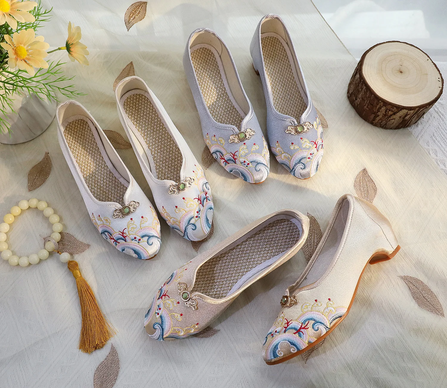 Spring new style old Beijing cloth shoes simple and elegant cheongsam-style single shoes ethnic style embroidered shoes