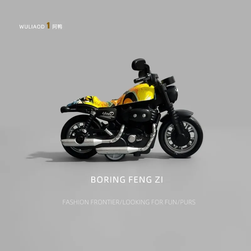 Piccolo ornamento per moto Piccolo ornamento da tavolo per computer Sistema di guarigione Tirare indietro l'ornamento della stazione mobile