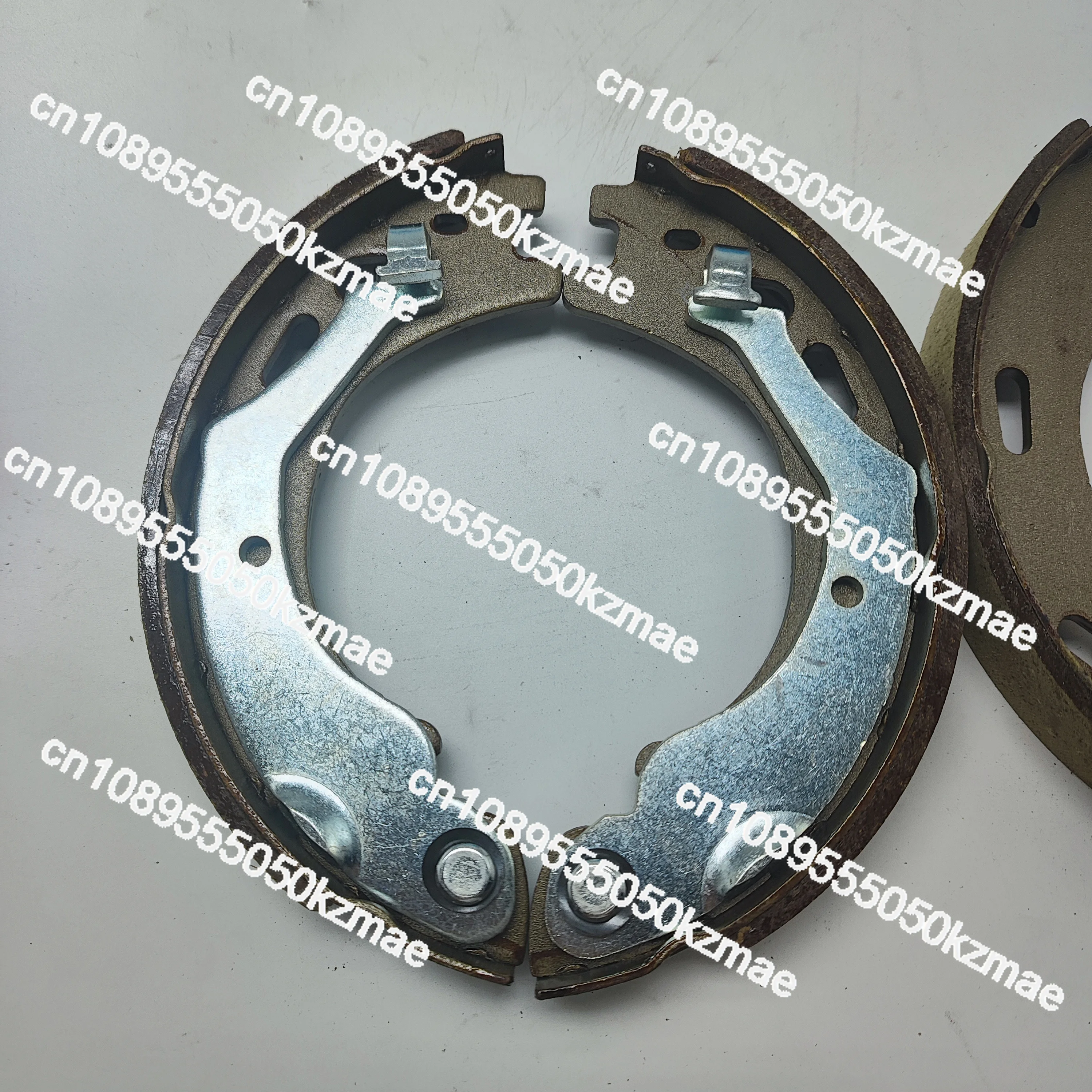 مجموعة وسادات الفرامل الالتقاط LDV T60 |   استبدال حذاء الفرامل الخلفية # C00089219 C00089218