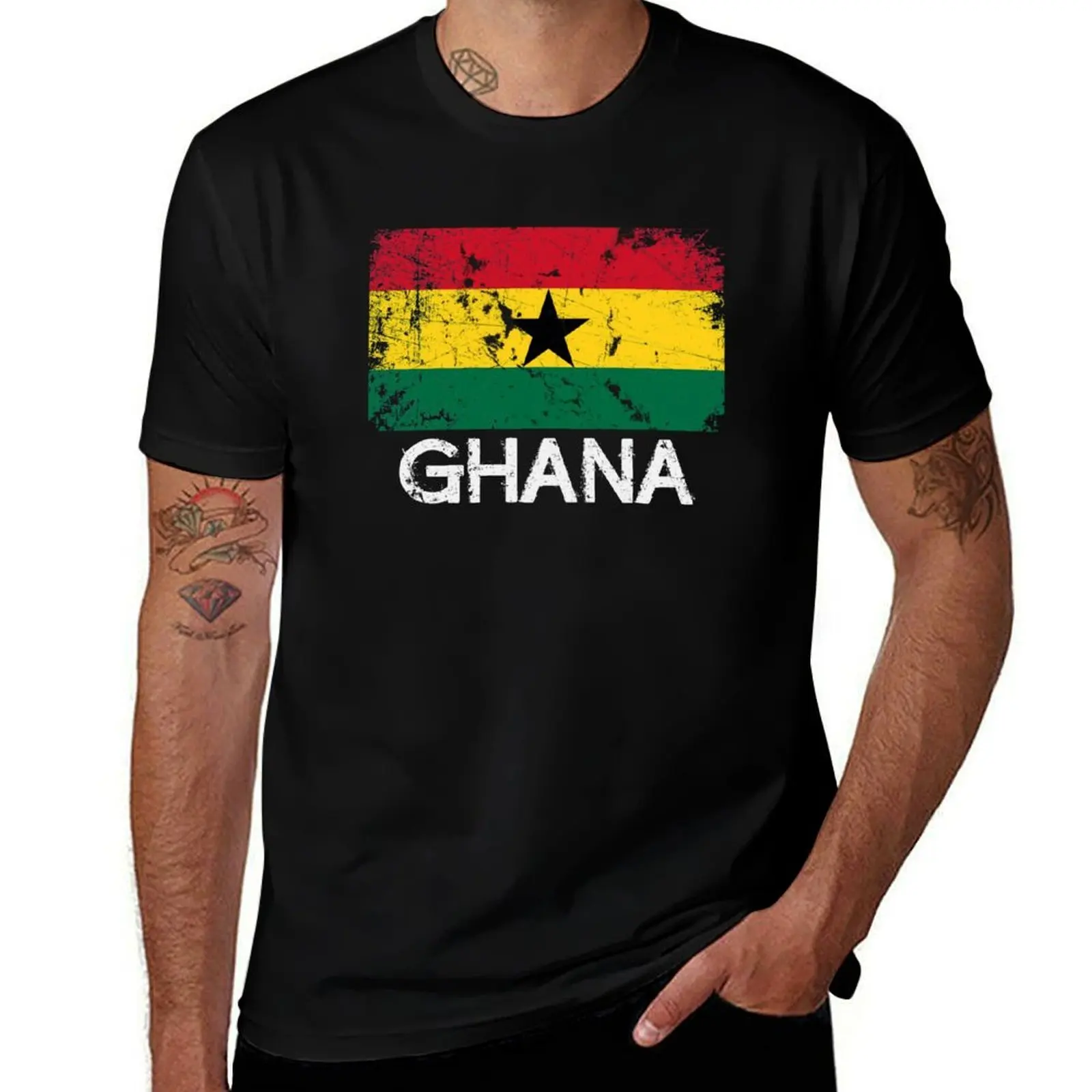Ghanaian Flag Design Vintage Made In Ghana Gift T-Shirt Simple Solid Color Crew Neck Tee