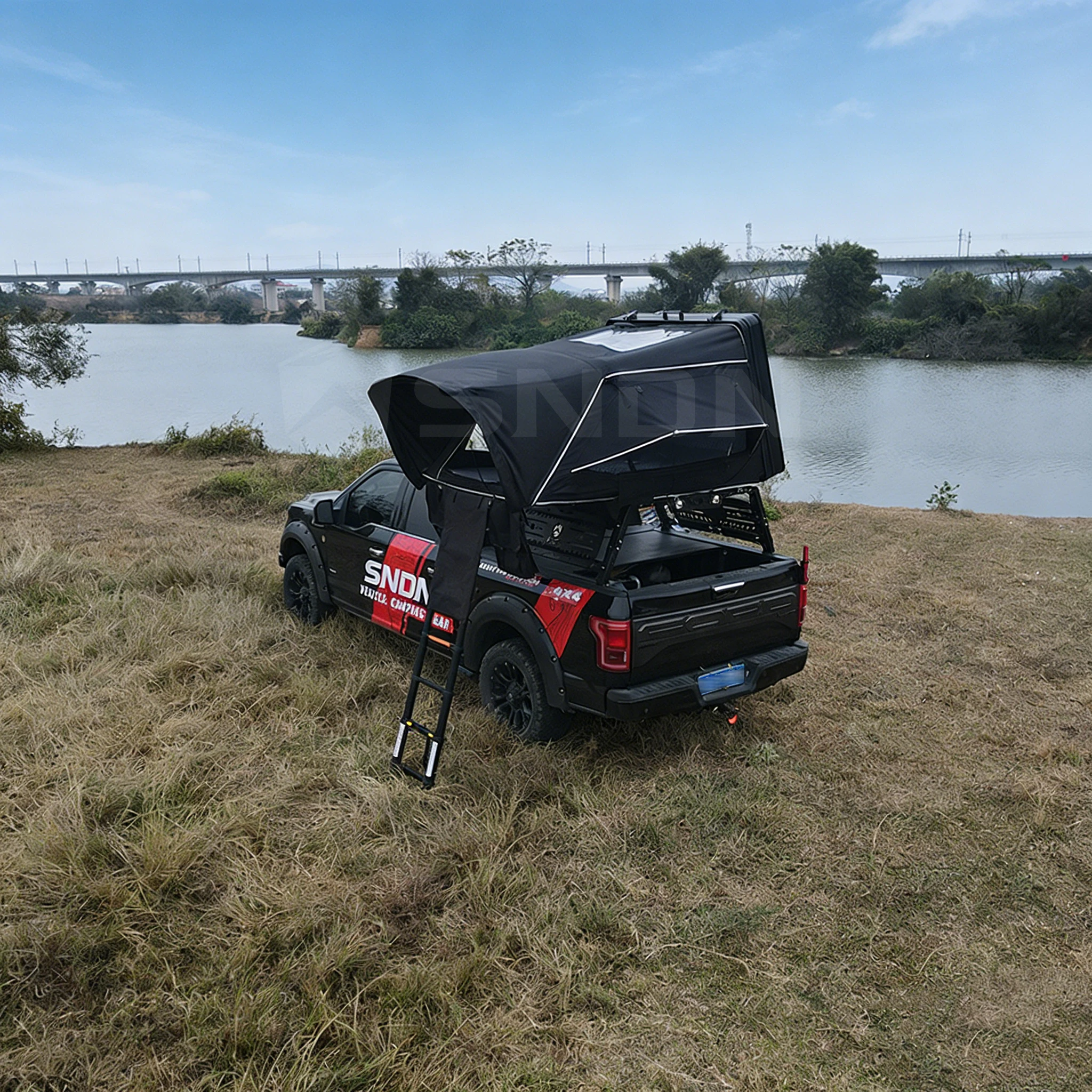 For Quick Setup Waterproof Side Opening Rooftop Tent Hard Shell Aluminum 4x4 Car Roof Top 3-4 Person Open Skylight Four-season