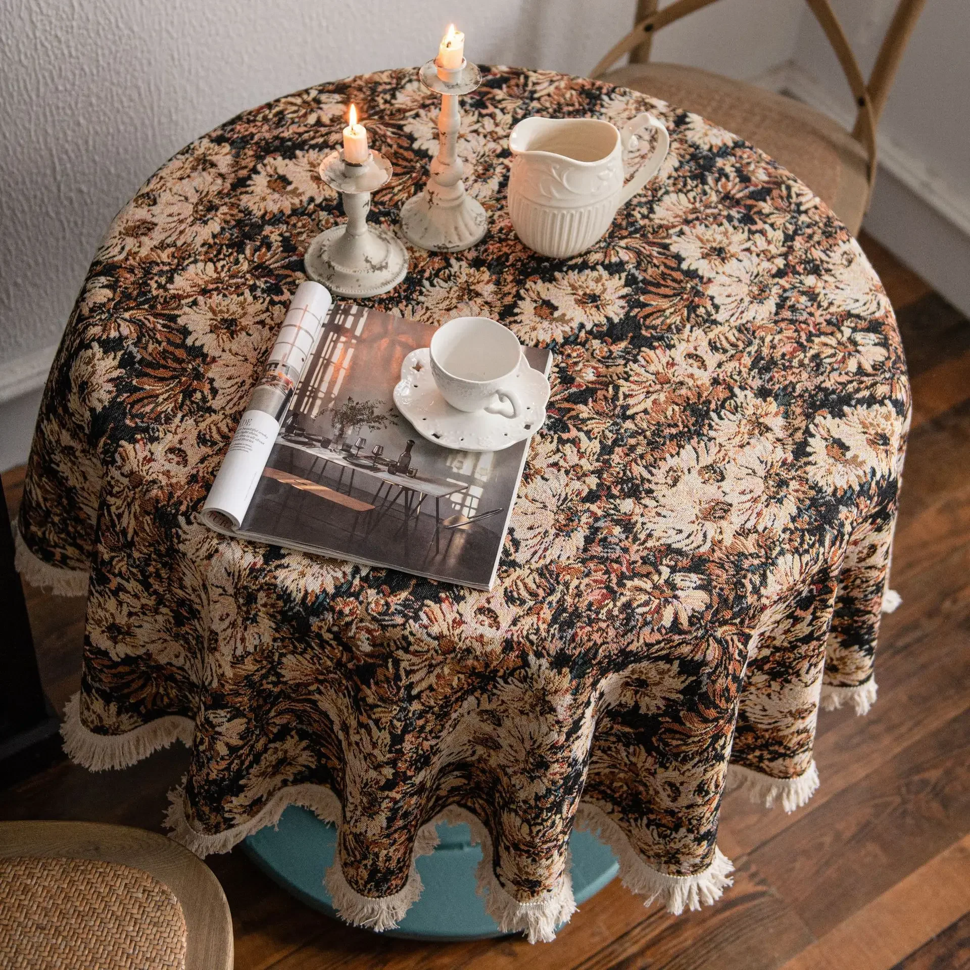

Luxurious Round Tablecloth Red Tassel Jacquard Table Cover Banquet Home Table Decor and Accessories Birthday Holiday Christmas