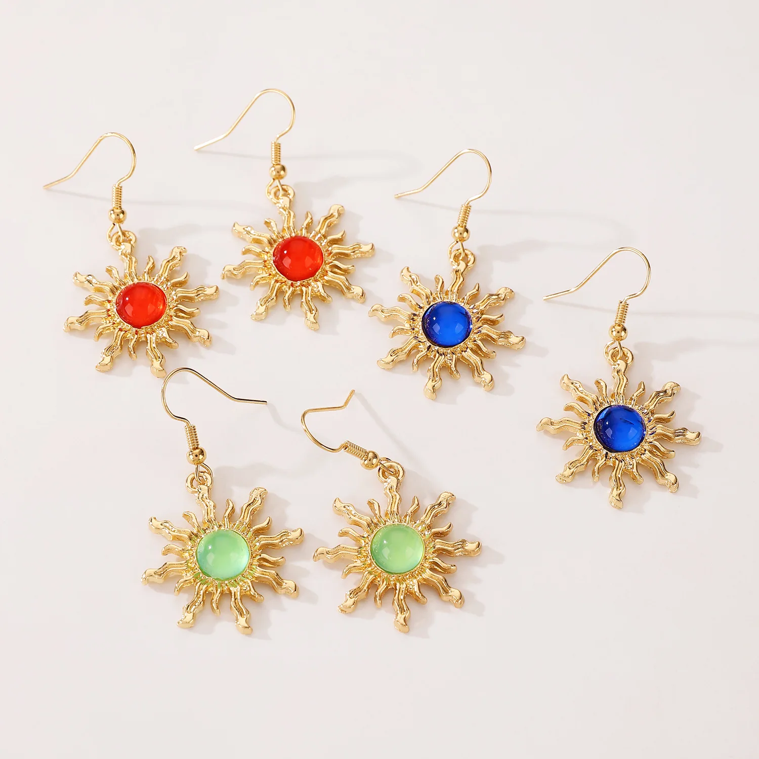 Retro Bohemian Gold Color Sunflower Dangling Earrings Green Blue Red Cat Eye Stone Inlaid Sunburst Hanging Earring for Women