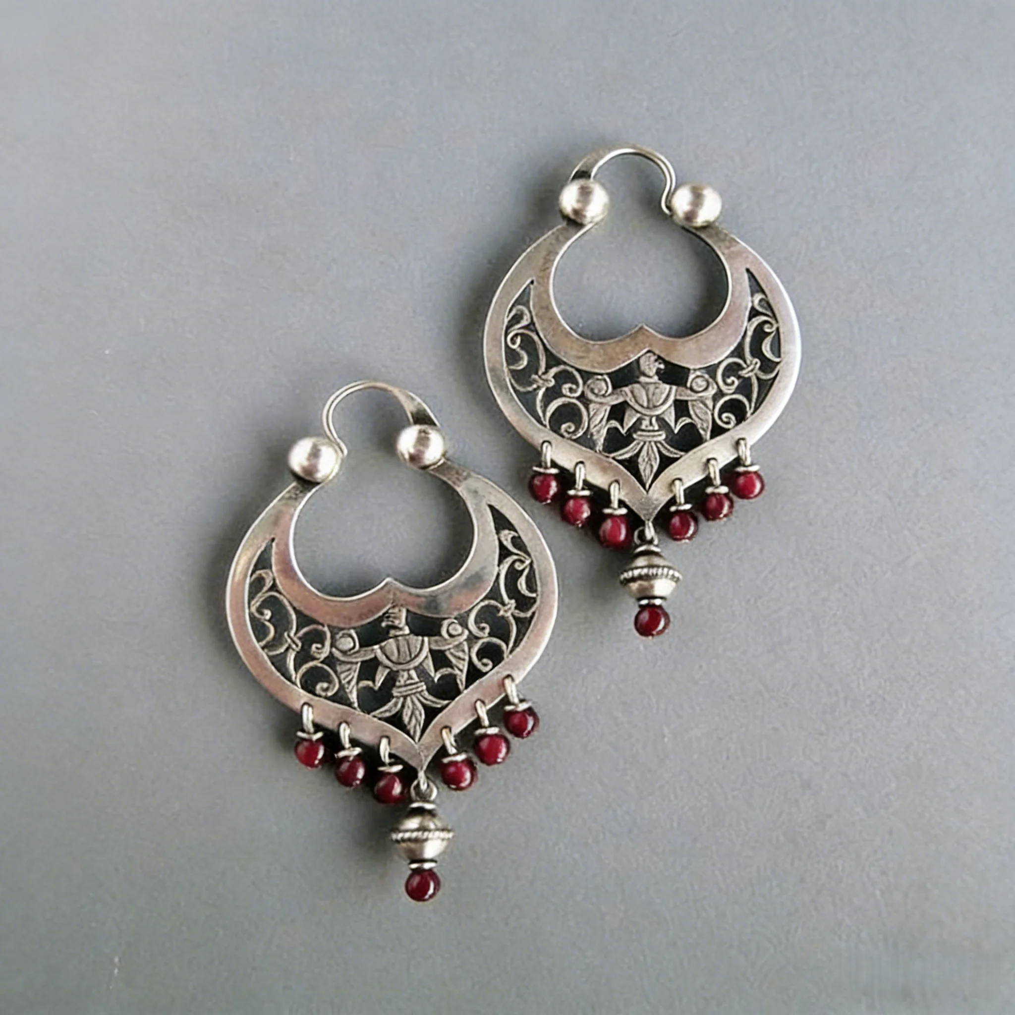 Vintage Ethnic Hollow Filigree Tassel Copper Dangle Earrings for Women, Suitable for Ethnic Style Travel and Daily Outfits.