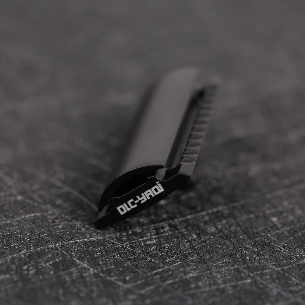 Yaqi Mens Minimalism Black The FLIPSIDE by Yaqi" A Dual Comb Dual Aggression Level Double Edge Razor Head For Male Shaving Razor