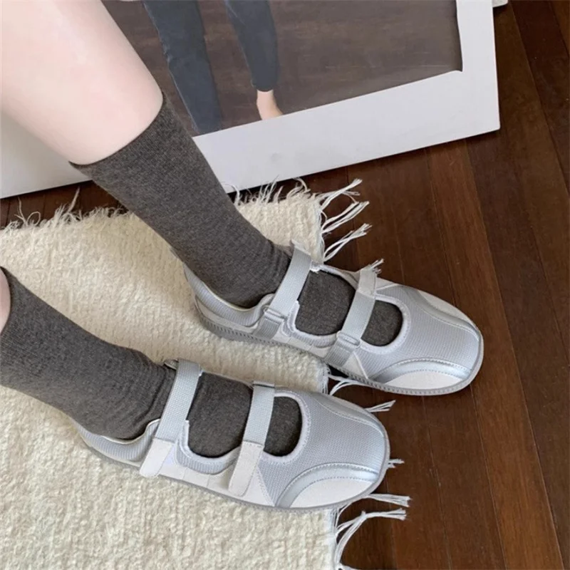 

Балетки IPPEUM, серебряные женские туфли, лето 2022, балетки Мэри Джейн на плоской подошве