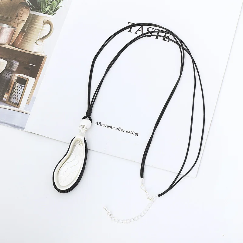 DIY accessories Sweater chain long ins high-end leather rope new necklace European and American ins style foreign trade jewelry