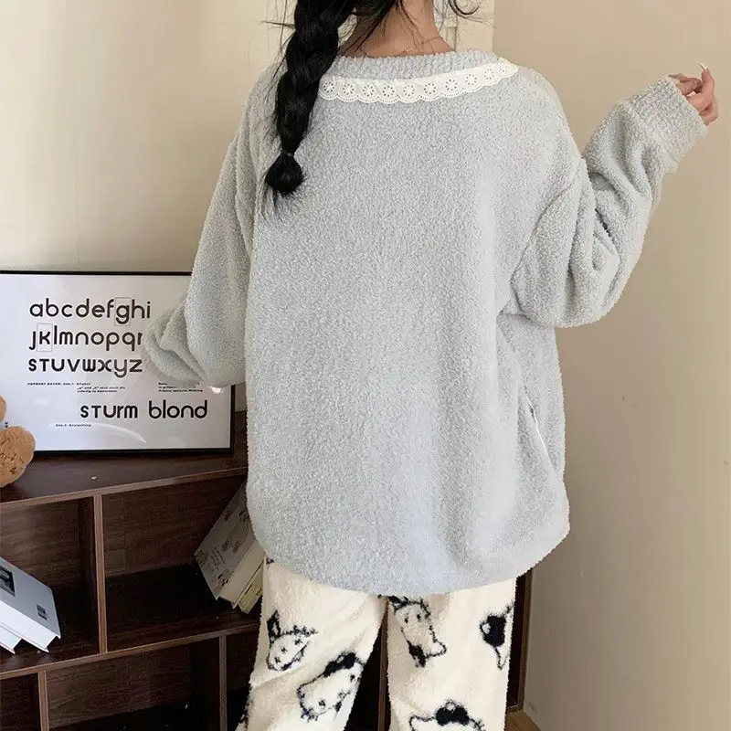 

Hello Kitty Velvet Comfortable Pajamas Soft and Cute Girls' Autumn Winter Thickened Warm Two-piece Set Cute Cartoon Home Clothes