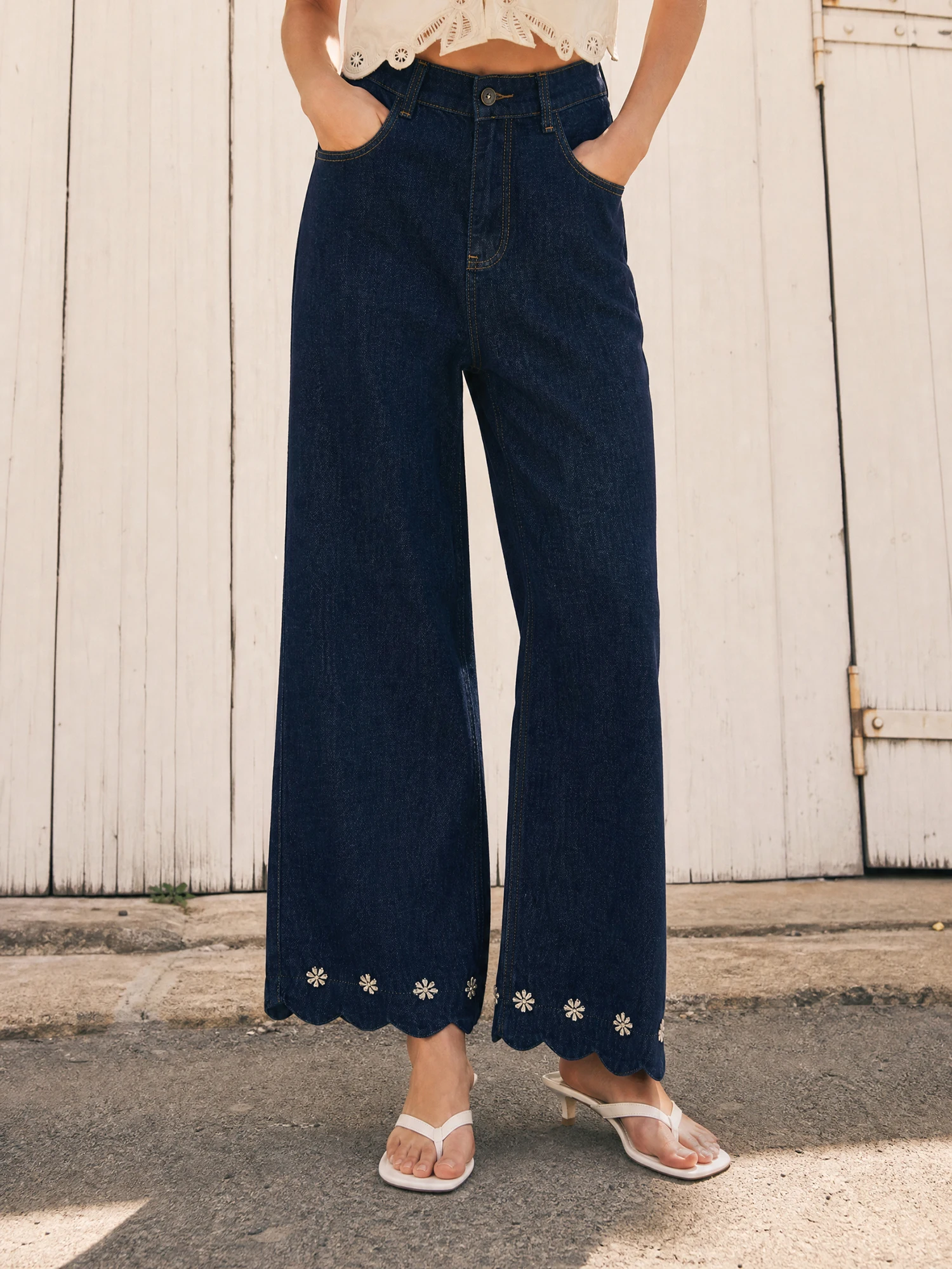 Elegant Combed Cotton Diagonal Denim Pants Vintage Mid-Waist Metal Buckle Flared Nine-Piece Ladies Straight Leg Jeans