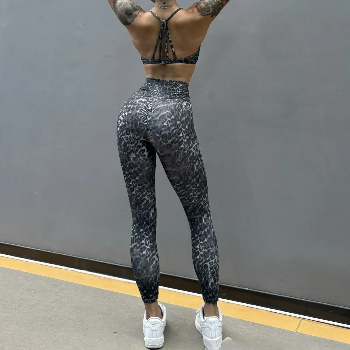 Gym Trousers Sports Fitness Yoga Trousers Female Leopard Print Naked High Waist Tight Hips Sexy Breathable Quick Drying